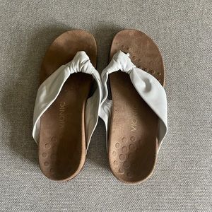 White Vionic shoes. Size 8.5